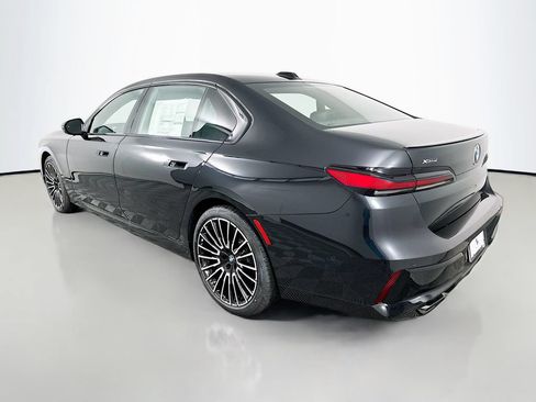 Used 2026 BMW 760i xDrive w/ Executive Package AWD/4WD image 7