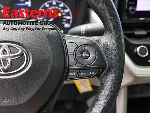 Used 2024 Toyota Corolla Cross L AWD/4WD image 15