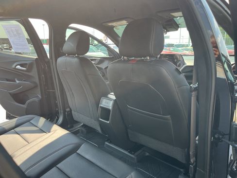 Used 2025 Chevrolet Trax RS FWD image 54