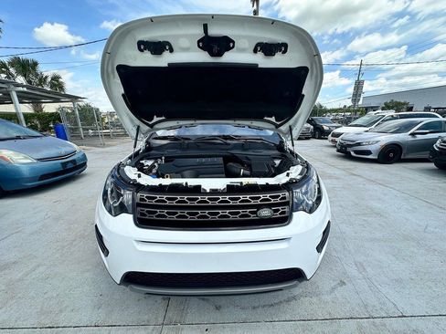 Used 2019 Land Rover Discovery Sport SE AWD/4WD image 2