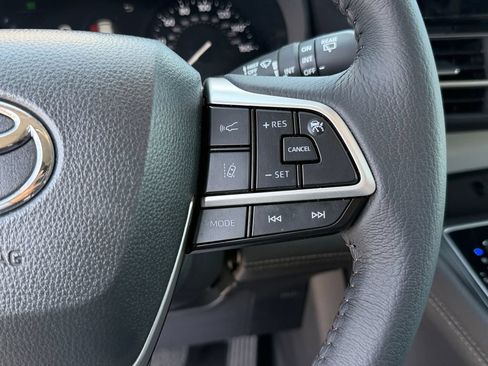 Certified 2025 Toyota Sienna XLE w/ XLE Plus Package AWD/4WD image 19