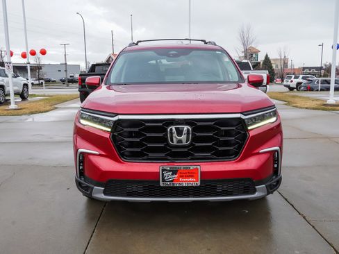 Used 2023 Honda Pilot Elite image 3