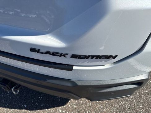 Used 2025 Honda Pilot Black Edition image 4