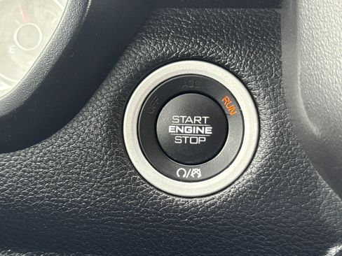Used 2020 RAM 1500 Big Horn AWD/4WD image 18