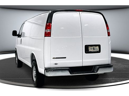 New 2025 Chevrolet Express 3500 w/ Driver Convenience Package image 4