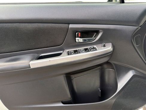 Used 2016 Subaru Crosstrek 2.0i Premium w/ Moonroof Package image 19