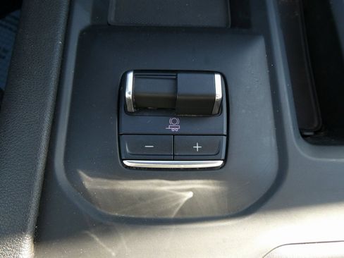 Used 2024 GMC Sierra 2500 AT4 w/ Technology Package image 34