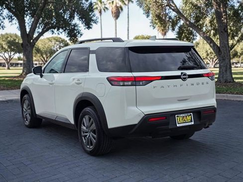 Used 2025 Nissan Pathfinder SV FWD image 7