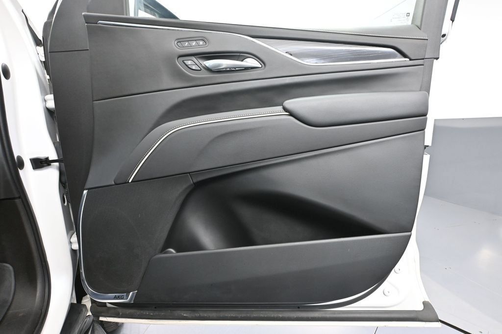 Used 2021 Cadillac Escalade ESV Sport w/ Heavy-Duty Trailer Package AWD/4WD image 47
