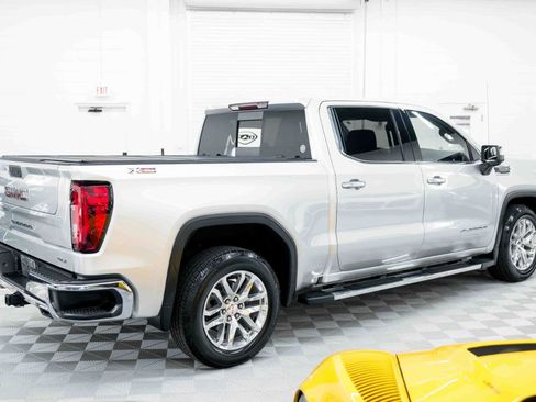 Used 2022 GMC Sierra 1500 SLT w/ SLT Premium Plus Package AWD/4WD image 8