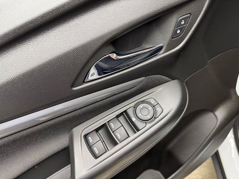 Used 2023 Chevrolet Bolt EUV LT w/ Driver Confidence Package image 12