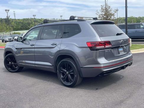 Used 2023 Volkswagen Atlas SEL R-Line AWD/4WD image 4