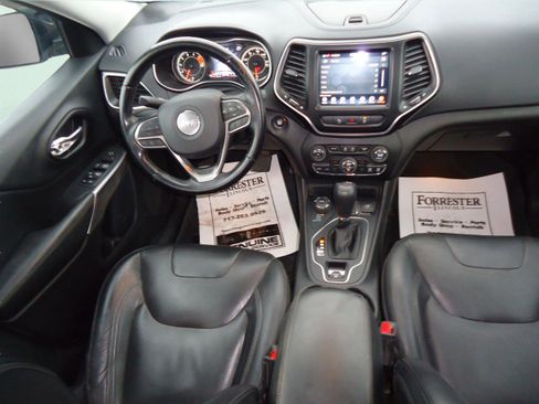 Used 2021 Jeep Cherokee Latitude Lux w/ Comfort/Convenience Group image 11