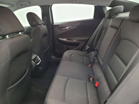 Used 2017 Chevrolet Malibu LT FWD image 18