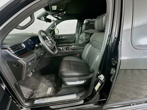 New 2026 Jeep Grand Wagoneer L Summit image 28