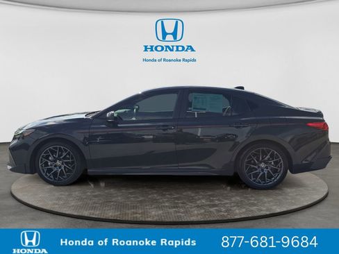 Used 2025 Toyota Camry XSE FWD image 2