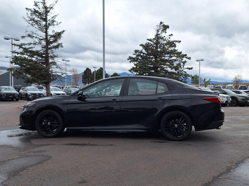 Used 2025 Toyota Camry SE FWD image 6