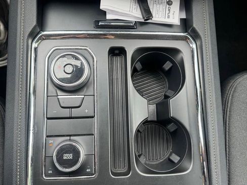 Used 2024 Ford Expedition XLT AWD/4WD image 15