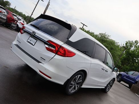 Certified 2024 Honda Odyssey Touring image 7