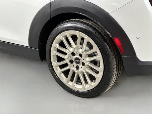 Certified 2025 MINI Cooper S FWD image 29