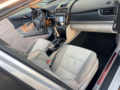 Used 2014 Toyota Camry FWD image 19