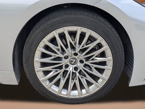 Certified 2024 Lexus LS 500 RWD image 5