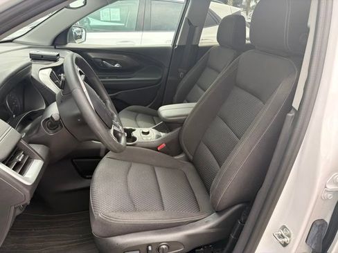 Used 2024 GMC Terrain SLE w/ Driver Convenience Package FWD image 6