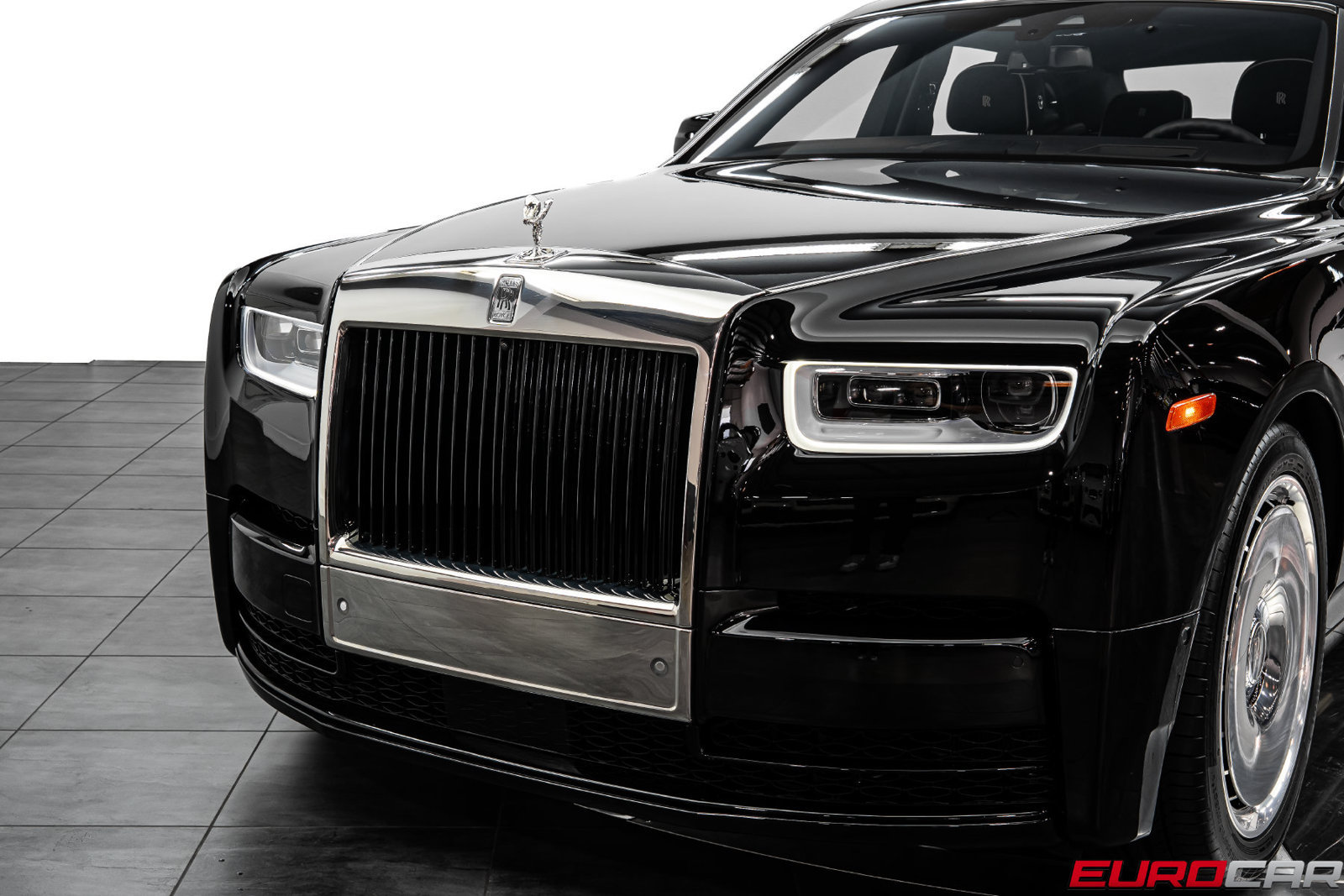 Used 2022 Rolls-Royce Phantom Sedan RWD image 14