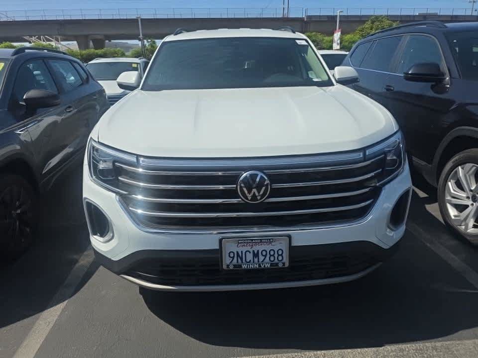 Used 2024 Volkswagen Atlas SE FWD image 2