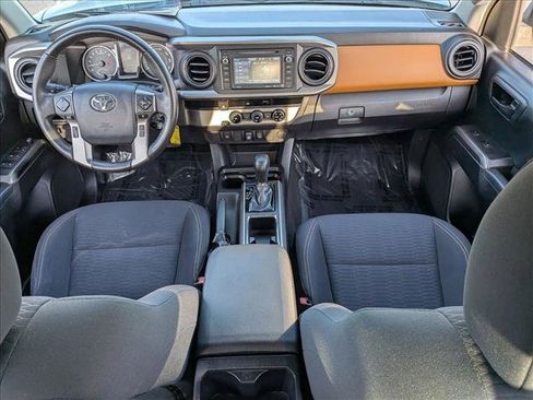 Used 2018 Toyota Tacoma SR5 image 17