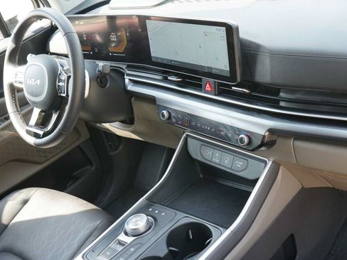 Certified 2026 Kia Carnival LXS FWD image 25
