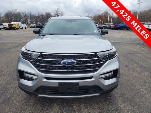 Used 2021 Ford Explorer XLT w/ Equipment Group 202A image 2