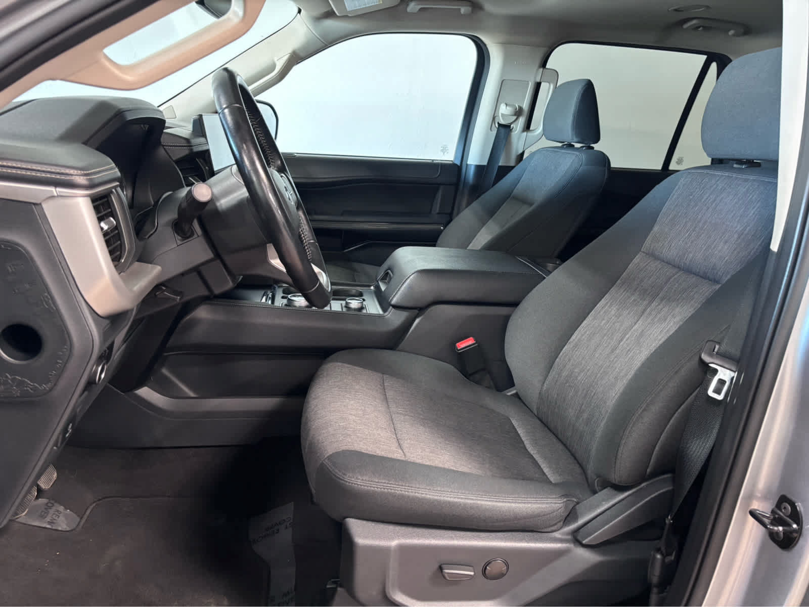 Used 2024 Ford Expedition XLT AWD/4WD image 13
