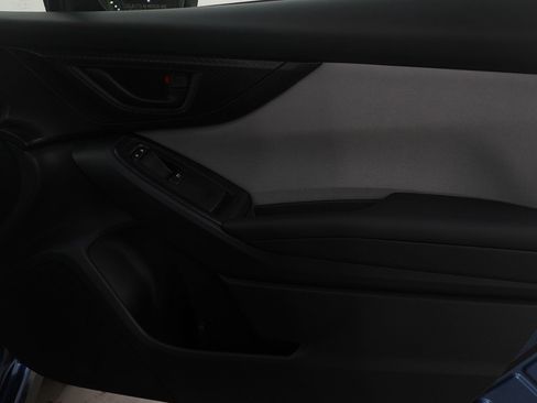 Used 2020 Subaru Crosstrek 2.0i image 9