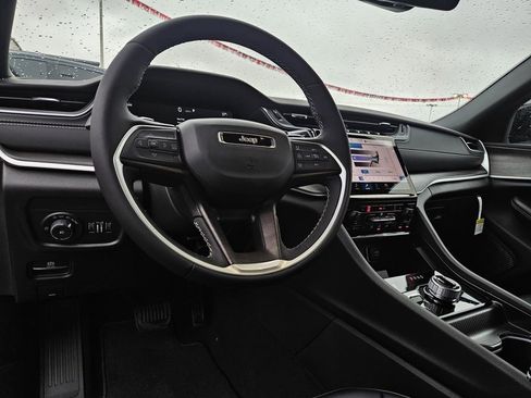 New 2025 Jeep Grand Cherokee L Limited image 14