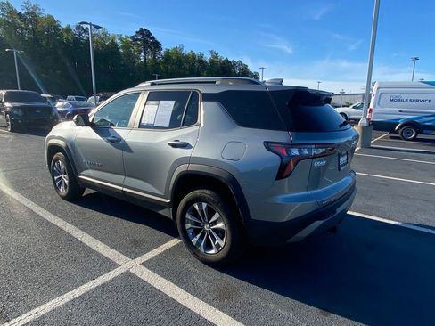 Used 2025 Chevrolet Equinox LT w/ Convenience Package II FWD image 5