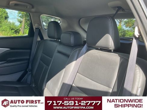 Used 2023 Nissan Murano SV FWD image 14