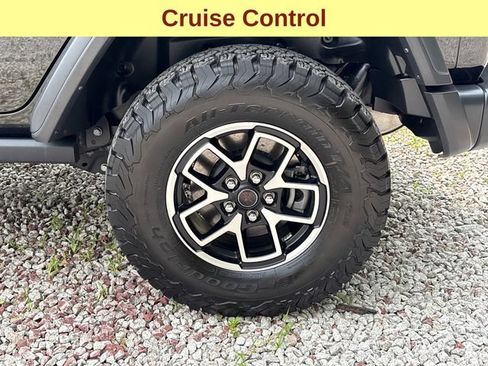 Used 2023 Jeep Wrangler Unlimited Rubicon 4xe AWD/4WD image 9