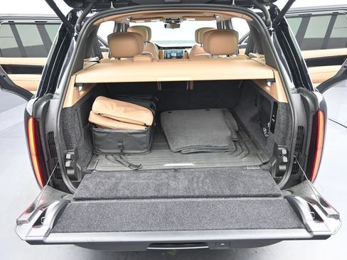 Used 2025 Land Rover Range Rover Long Wheelbase Autobiography AWD/4WD image 16
