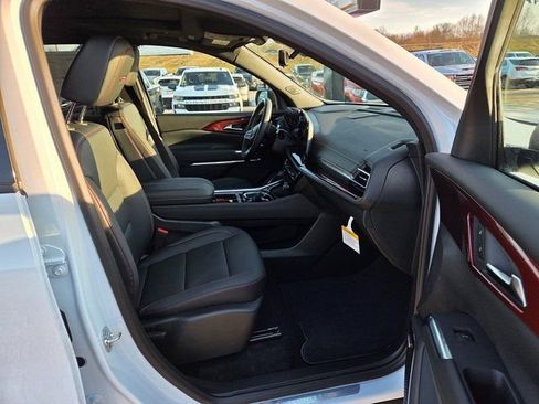 New 2026 Chevrolet Traverse Z71 w/ Enhanced Driving Package image 8