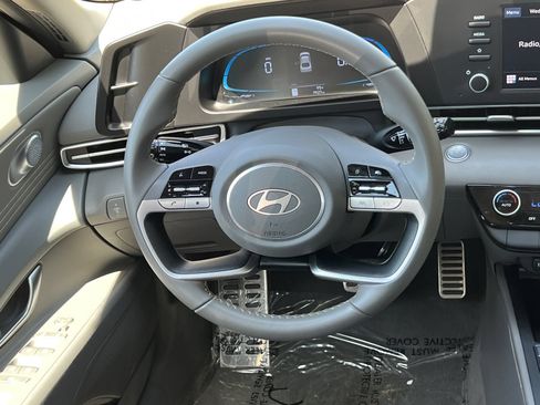 Used 2025 Hyundai Elantra Sport FWD image 24