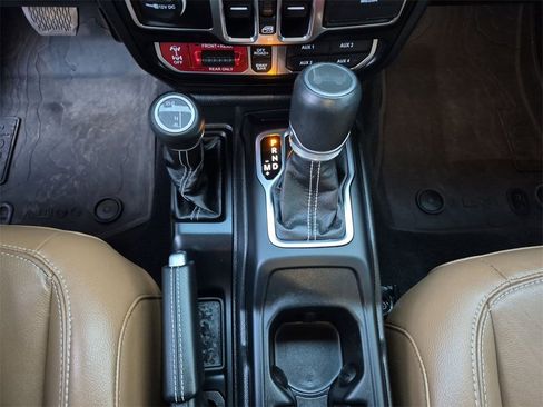 Used 2023 Jeep Wrangler Unlimited Rubicon w/ LED Lighting Group image 26