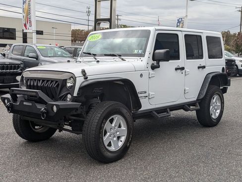 Used 2018 Jeep Wrangler Unlimited Sport S image 3