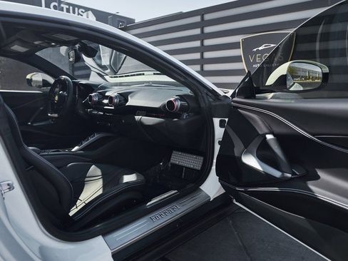 Used 2019 Ferrari 812 Superfast image 25