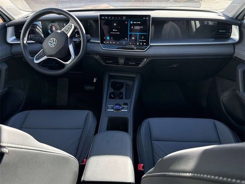 New 2026 Volkswagen Tiguan SE FWD image 15