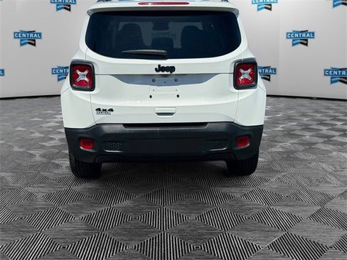 Certified 2023 Jeep Renegade Altitude w/ Sun/Sound Group image 5