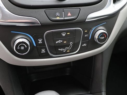 Used 2023 Chevrolet Equinox LS w/ LS Convenience Package image 18