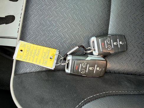 Used 2021 RAM 1500 Laramie AWD/4WD image 29
