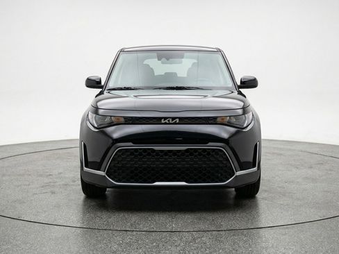 Used 2025 Kia Soul LX w/ LX Technology Package FWD image 2