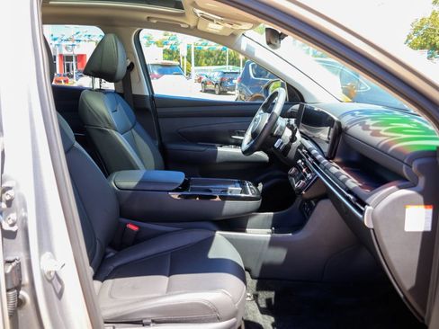 Certified 2025 Hyundai Tucson SEL AWD/4WD image 8